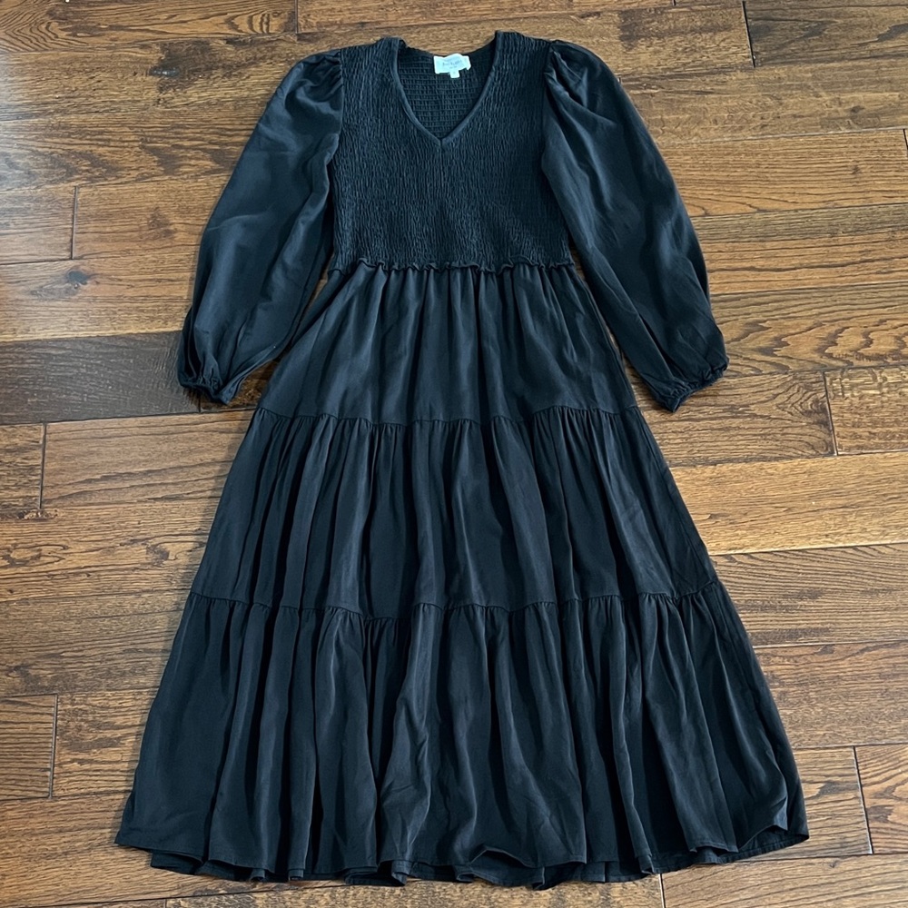 Black Tiered V-Neck Long Sleeve Dress